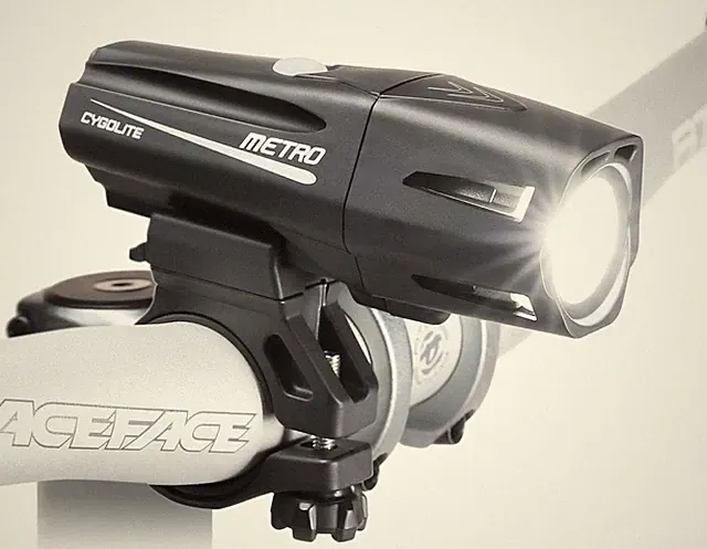 Metro 1150 Pro Lumen Bike Light, USB-C Rechargeable, Secure Hard Mount, Night &
